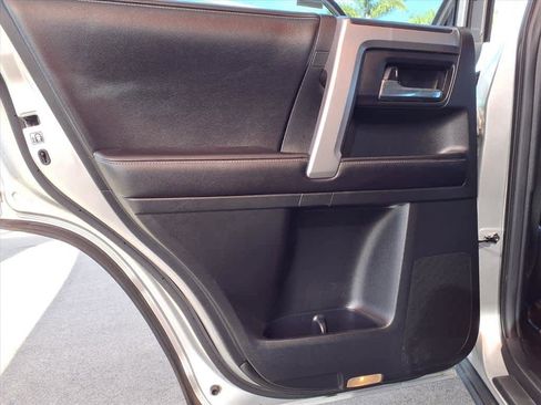 Used 2016 Toyota 4Runner SR5 image 19