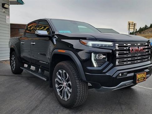 Used 2024 GMC Canyon Denali image 3