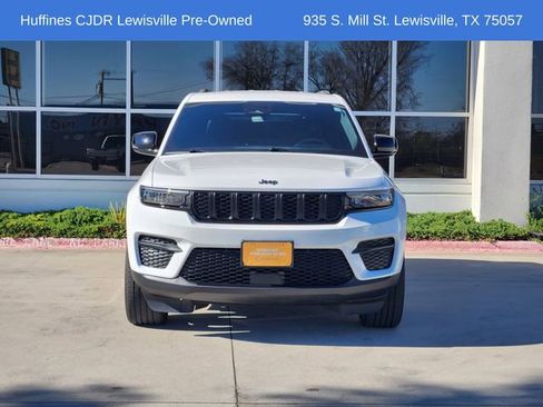 Used 2023 Jeep Grand Cherokee Altitude image 2
