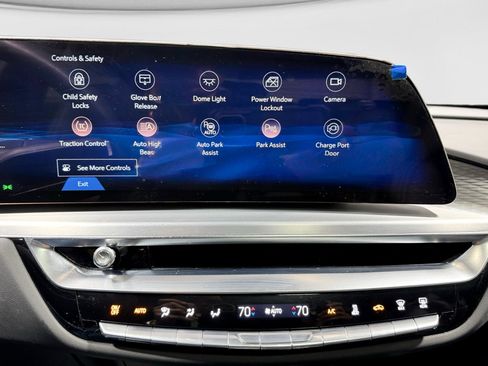 Used 2025 Cadillac Lyriq Luxury AWD/4WD image 10