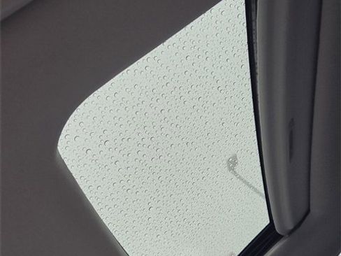 Used 2019 Toyota Highlander XLE image 21