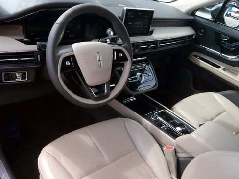 Used 2022 Lincoln Corsair Reserve w/ Sport Package image 13