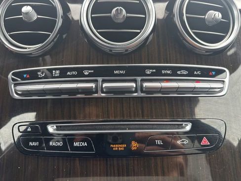 Used 2019 Mercedes-Benz GLC 300 4MATIC image 34