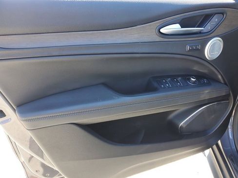 Used 2018 Alfa Romeo Stelvio Ti image 27