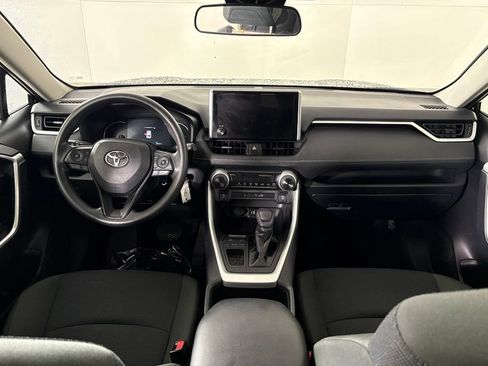 Used 2025 Toyota RAV4 LE FWD image 37