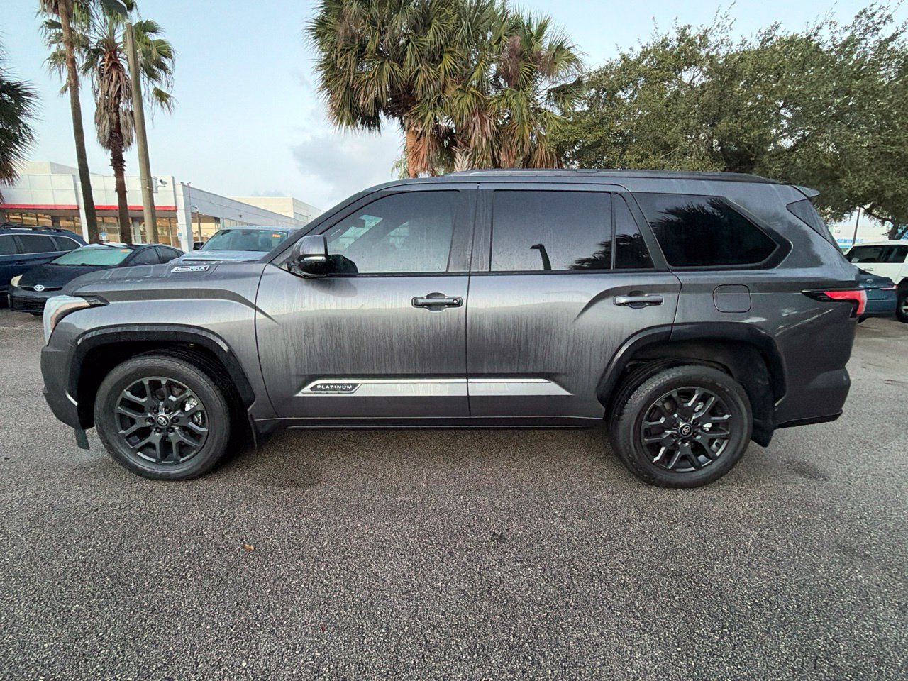 Used 2025 Toyota Sequoia Platinum AWD/4WD image 2