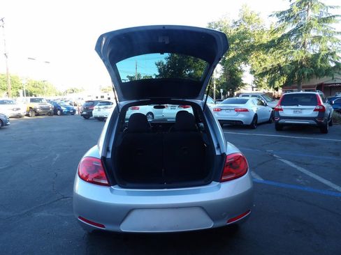 Used 2013 Volkswagen Beetle 2.5 FWD image 10