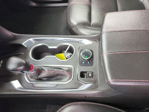 Used 2023 Chevrolet Traverse RS image 15