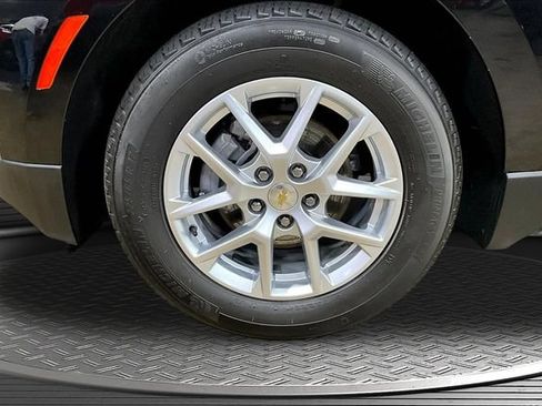 Certified 2024 Chevrolet Equinox LT w/ LPO, Floor Liner Package FWD image 32