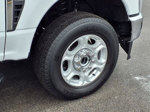 Used 2025 Ford F350 XLT image 24