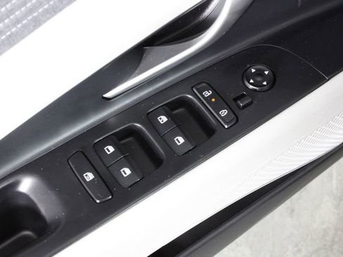 Certified 2025 Hyundai Elantra Limited image 22