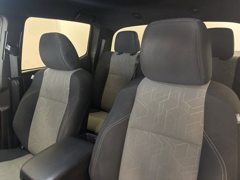 Used 2022 Toyota Tacoma TRD Sport image 14