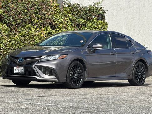 Used 2024 Toyota Camry XSE w/ Navigation Package FWD image 9