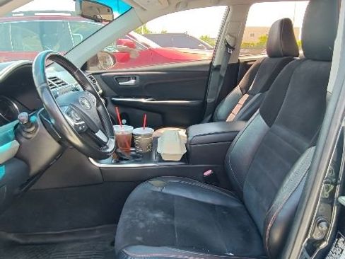 Used 2016 Toyota Camry XSE w/ Moonroof Package FWD image 3
