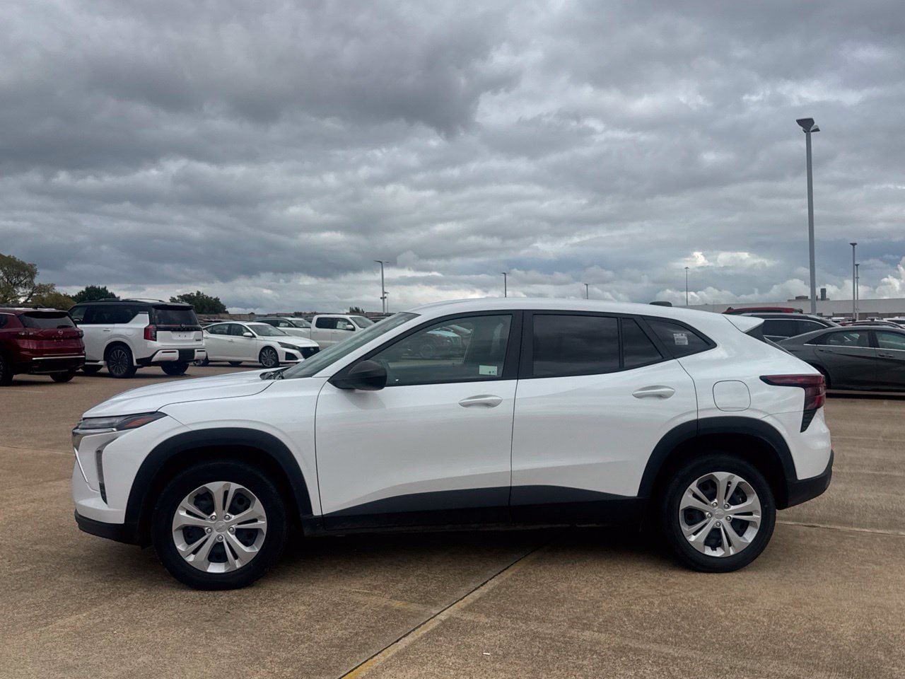 Used 2025 Chevrolet Trax LS FWD image 14