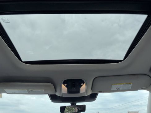 Used 2023 INFINITI QX60 Luxe w/ Vision Package FWD image 3