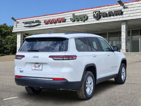New 2025 Jeep Grand Cherokee L Laredo w/ Trailer Tow Package image 5