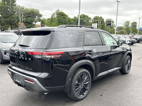 New 2026 Nissan Pathfinder SL w/ SL Premium Package AWD/4WD image 13