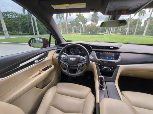 Used 2017 Cadillac XT5 FWD image 17