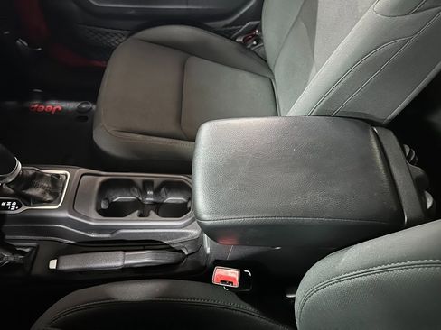 Certified 2021 Jeep Wrangler Unlimited Sport image 29