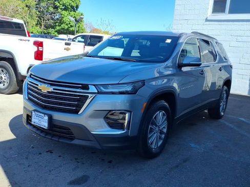 Used 2023 Chevrolet Traverse LT AWD/4WD image 3