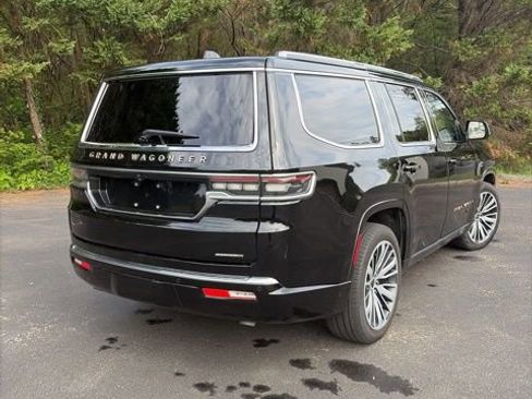 Used 2024 Jeep Grand Wagoneer Series III w/ HD Trailer Tow Package image 7
