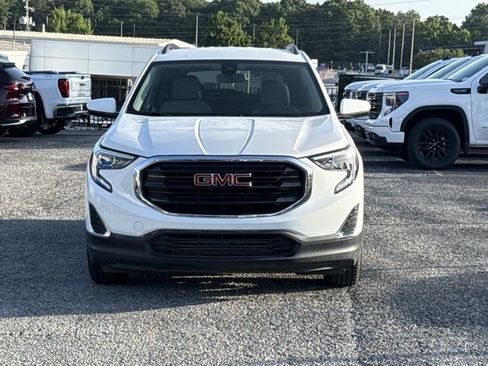 Used 2020 GMC Terrain SLE w/ Driver Convenience Package FWD image 2