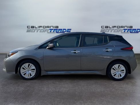 Used 2024 Nissan Leaf S image 8