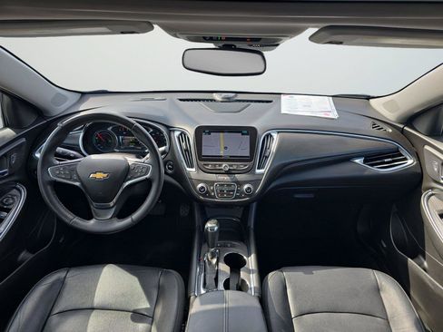 Used 2018 Chevrolet Malibu Hybrid w/ Leather Package FWD image 13