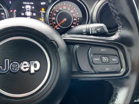 Used 2021 Jeep Gladiator Sport AWD/4WD image 24