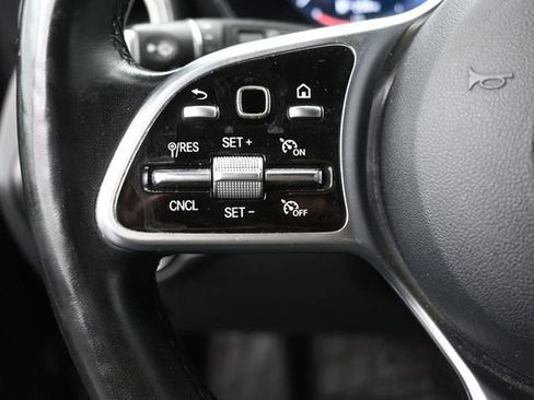 Used 2021 Mercedes-Benz GLC 300 4MATIC image 16