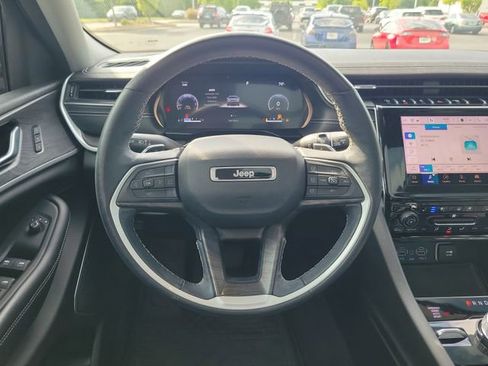 Used 2022 Jeep Grand Cherokee L Limited w/ Luxury Tech Group II AWD/4WD image 12