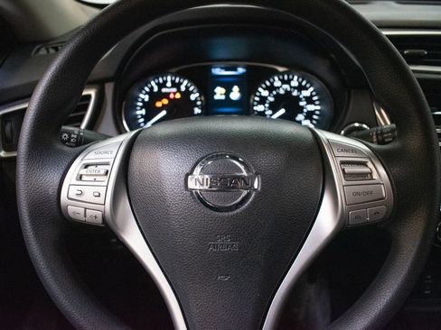 Used 2016 Nissan Rogue SV AWD/4WD image 12
