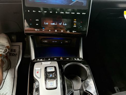 Used 2023 Hyundai Tucson Limited image 17