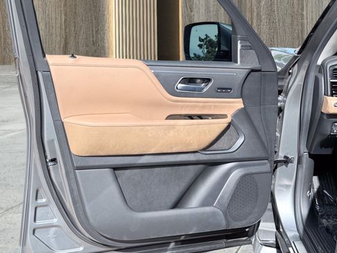 Used 2025 INFINITI QX80 Sensory AWD/4WD image 21
