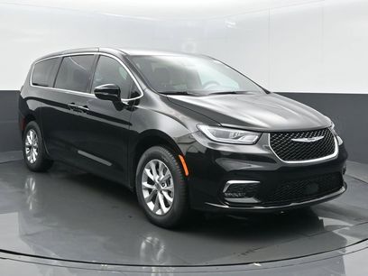 Certified 2025 Chrysler Pacifica Select