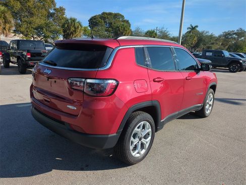 New 2025 Jeep Compass Latitude image 5