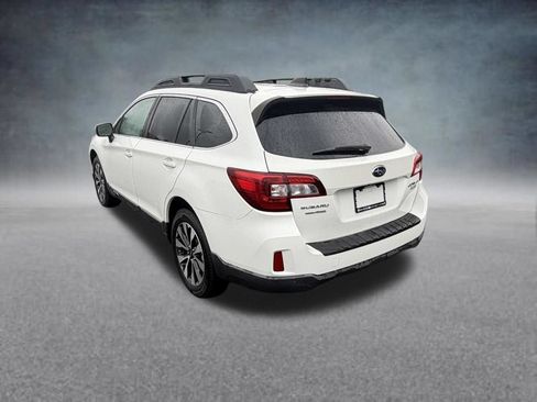 Used 2017 Subaru Outback 2.5i Limited AWD/4WD image 3