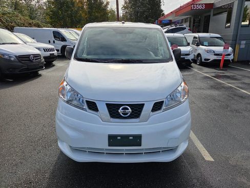 Used 2020 Nissan NV200 S image 2