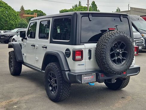 Used 2024 Jeep Wrangler Unlimited AWD/4WD image 5