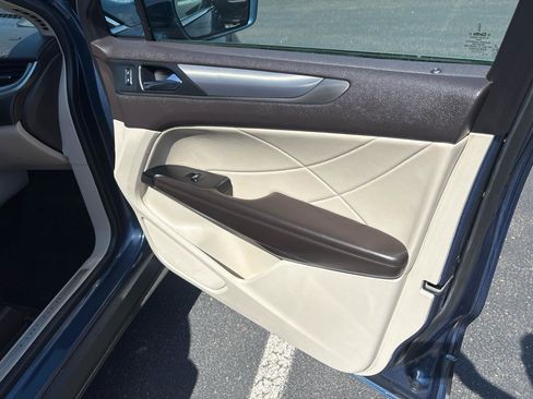 Used 2018 Lincoln MKC Premiere image 31