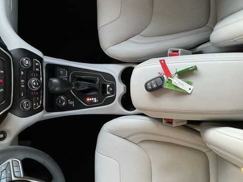 Used 2021 Jeep Cherokee Latitude Lux w/ Sun & Sound Group image 11