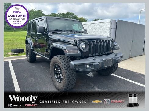 Used 2018 Jeep Wrangler Unlimited Sahara AWD/4WD image 1