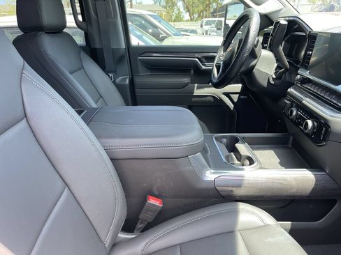 Used 2026 Chevrolet Silverado 2500 LTZ w/ LTZ Convenience Package AWD/4WD image 6