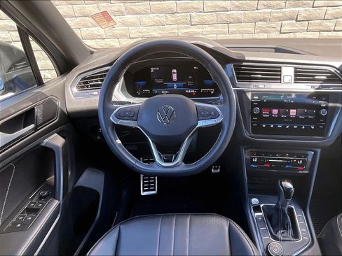 Certified 2023 Volkswagen Tiguan SE R-Line AWD/4WD image 4
