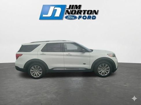 Used 2023 Ford Explorer King Ranch w/ Technology Package image 11