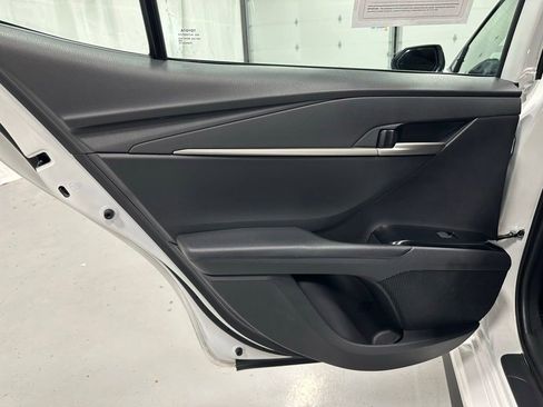 Used 2026 Toyota Camry Hybrid FWD image 43