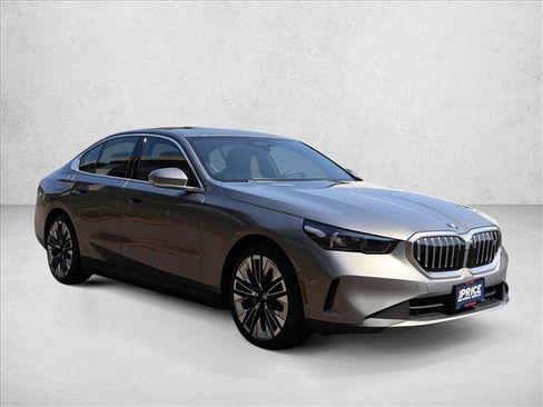 Used 2026 BMW i5 eDrive40 AWD/4WD image 4