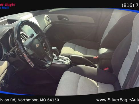 Used 2014 Chevrolet Cruze LS FWD image 9