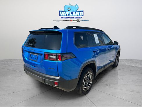 Used 2026 Jeep Cherokee Laredo AWD/4WD image 5